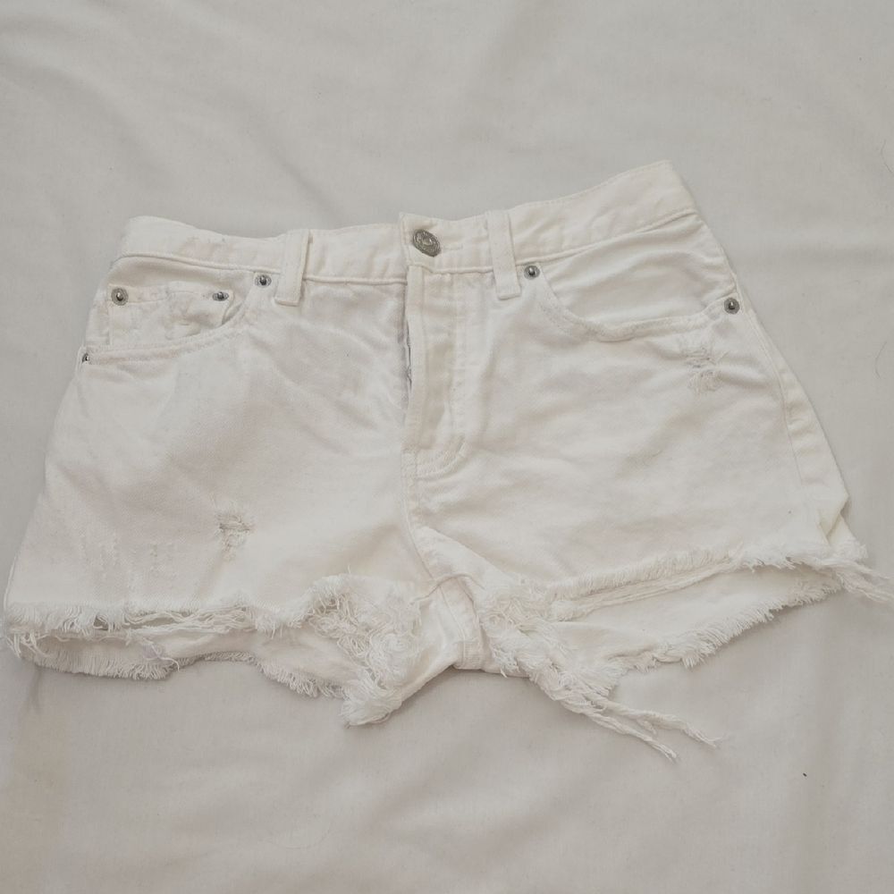 We The Free White Frayed‎ Jean Shorts 26